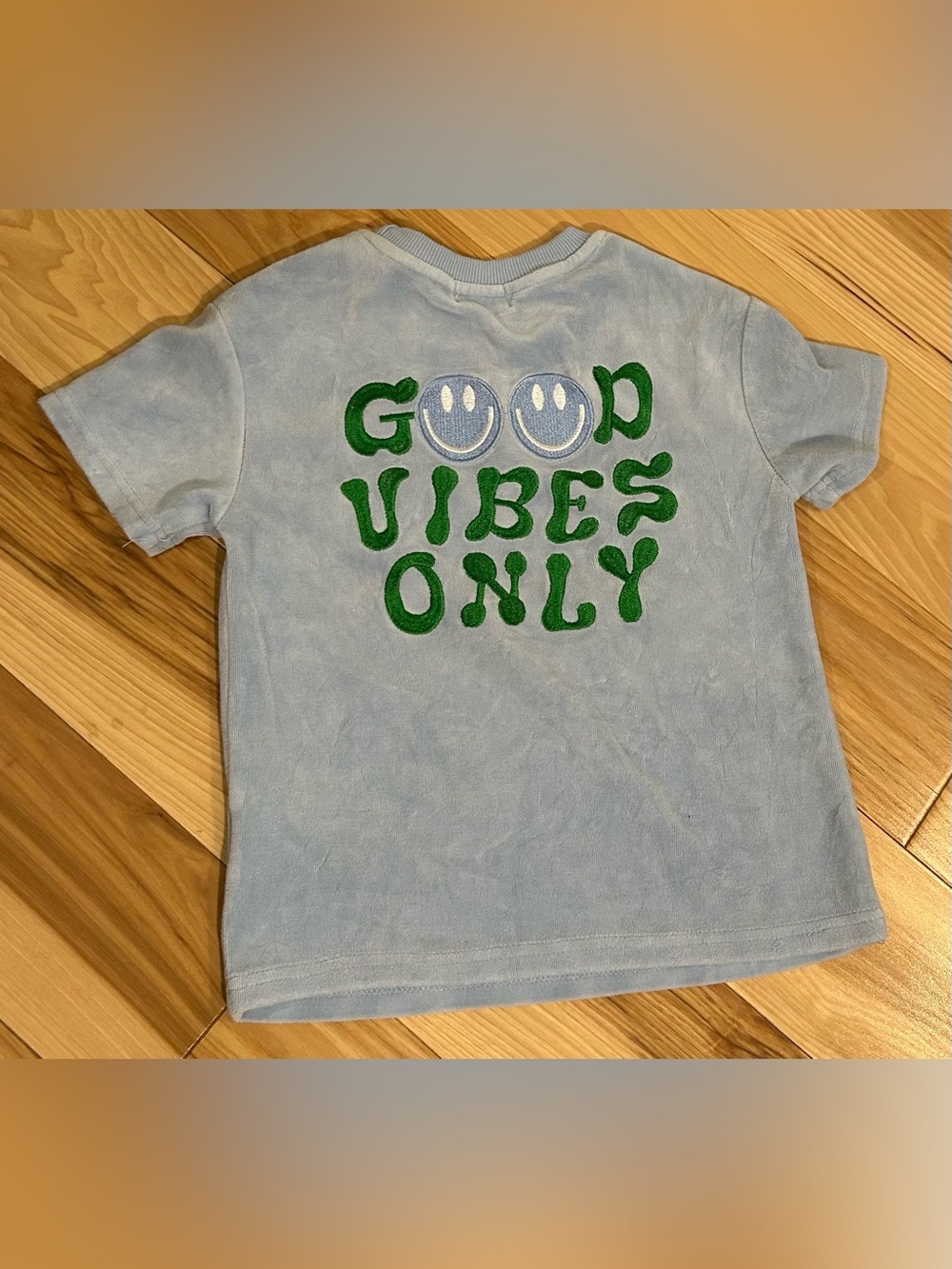 Lola & The Boys Good Vibes Only T-shirt
